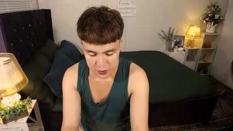 Snapshot of yourlivingonurdream chatting on October 12, 4:28 pm -- online show from October 12, 4:28 pm