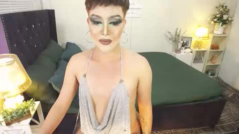 Snapshot of yourlivingonurdream chatting on October 14, 6:36 am -- online show from October 14, 6:36 am