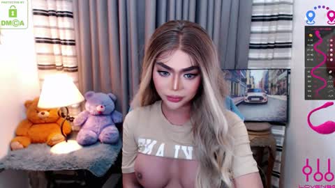 CHARLOTTE online show from December 2, 8:26 pm