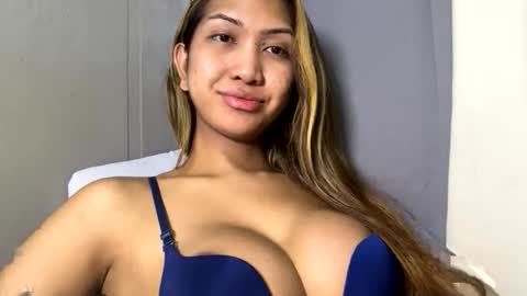 yourlovebella88 online show from April 24, 4:48 am