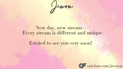Snapshot of yourlovelykgirlfriend chatting on July 1, 8:08 pm J i w o n online show from July 1, 8:08 pm