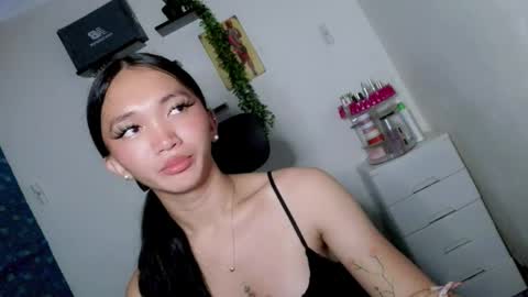 Nina online show from April 26, 4:37 pm