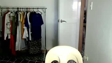 Snapshot of yourlovetifannyx chatting on January 15, 4:15 am tifanny online show from January 15, 4:15 am