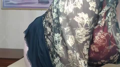 Snapshot of yourmilf4love chatting on October 14, 4:41 pm lANA online show from October 14, 4:41 pm