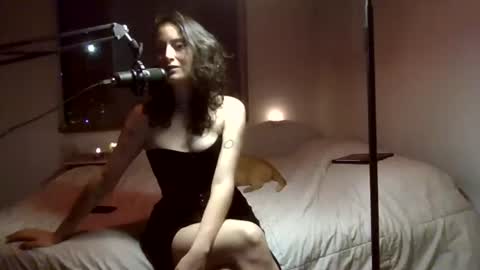 Snapshot of yourmistresslucia chatting on August 4, 11:40 pm yourmistresslucia online show from August 4, 11:40 pm