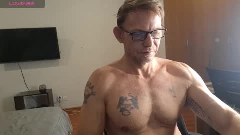 Ellie and Wesley online show from December 15, 6:23 pm