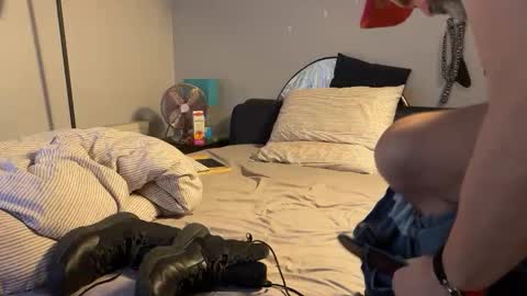 Snapshot of yournewfavourite chatting on March 11, 4:13 pm newcastle72 online show from March 11, 4:13 pm
