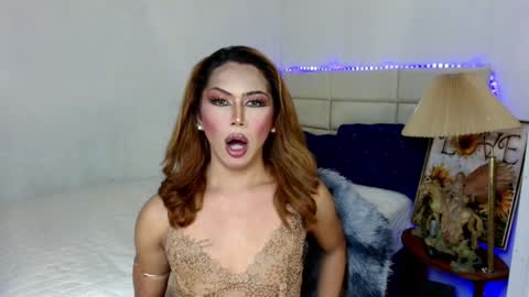 Chloe online show from December 3, 8:18 pm