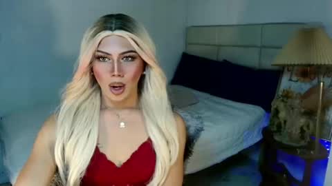 Chloe online show from December 18, 4:46 pm