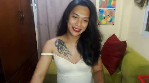 Snapshot of yourpinoy chatting on January 15, 11:43 am Iring online show from January 15, 11:43 am