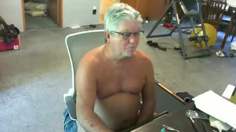 yourpoppi55 online show from June 24, 7:35 pm