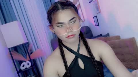 yourprettyblythe_ts online show from March 26, 7:25 am