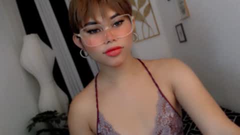 Snapshot of yourprettyblythe_ts chatting on June 16, 12:46 am yourprettyblythe_ts online show from June 16, 12:46 am