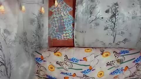 Snapshot of yourqueen_19 chatting on May 11, 8:06 pm yourqueen_19 online show from May 11, 8:06 pm