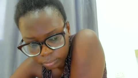 Snapshot of yours_ellah chatting on June 24, 4:55 am yours_ellah online show from June 24, 4:55 am