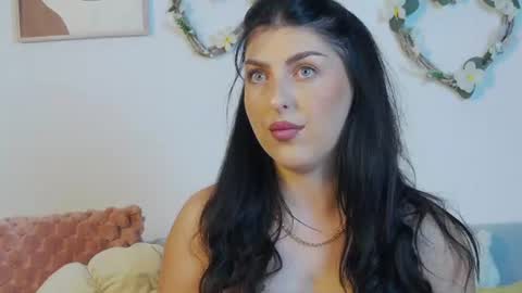 yours_goddess online show from July 31, 10:58 am