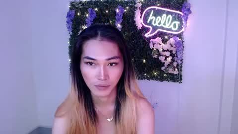 Snapshot of yoursexservice chatting on December 18, 12:43 am online show from December 18, 12:43 am