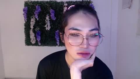 Snapshot of yoursexservice chatting on February 13, 11:37 pm online show from February 13, 11:37 pm