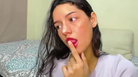 Snapshot of yoursexy18lover chatting on October 15, 6:13 am Lina and roberth online show from October 15, 6:13 am