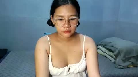 yoursexy_reb online show from February 22, 4:35 am