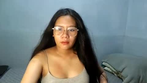 yoursexy_reb online show from February 23, 3:15 am