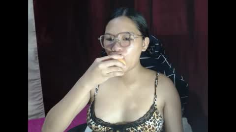 yoursexy_reb online show from March 8, 2:04 am