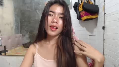 Snapshot of yoursweet_asian20 chatting on January 22, 5:26 am Maddie online show from January 22, 5:26 am