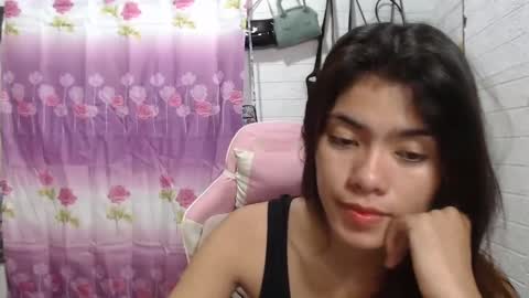 Snapshot of yoursweet_asian20 chatting on February 4, 1:45 am Maddie online show from February 4, 1:45 am