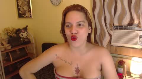 Snapshot of yoursweetangelxxx chatting on October 11, 4:38 pm YourDreamgirl  online show from October 11, 4:38 pm
