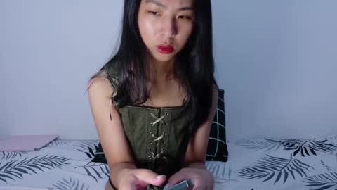 Snapshot of yoursweetestkiwi chatting on December 18, 3:01 am Kiwi online show from December 18, 3:01 am