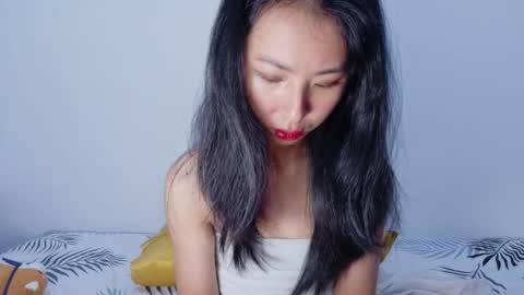 Snapshot of yoursweetestkiwi chatting on February 23, 1:58 am Kiwi online show from February 23, 1:58 am