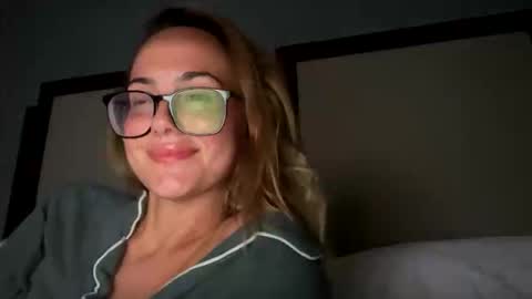 Snapshot of yoursweetgrace chatting on April 26, 10:57 am yoursweetgrace online show from April 26, 10:57 am