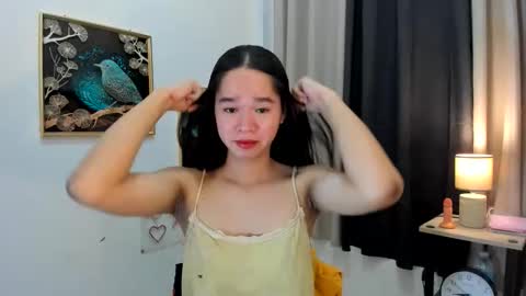 yourtinybunny online show from June 7, 11:03 am