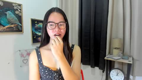 Snapshot of yourtinybunny chatting on July 9, 10:41 am yourtinybunny online show from July 9, 10:41 am