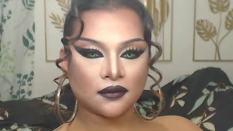 Snapshot of yourtrannyqueenxxx chatting on October 19, 10:10 pm Anastacia Grey online show from October 19, 10:10 pm