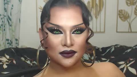 Snapshot of yourtrannyqueenxxx chatting on November 11, 10:54 pm Anastacia Grey online show from November 11, 10:54 pm