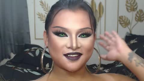 Snapshot of yourtrannyqueenxxx chatting on November 28, 11:51 pm Anastacia Grey online show from November 28, 11:51 pm