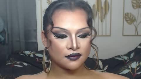 Snapshot of yourtrannyqueenxxx chatting on December 22, 10:07 pm Anastacia Grey online show from December 22, 10:07 pm