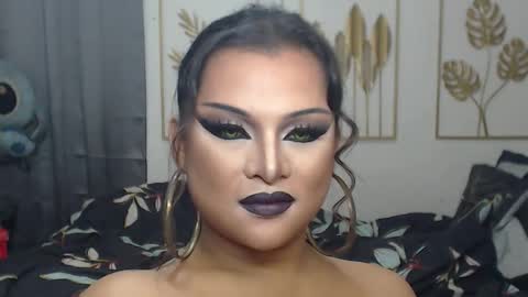 Snapshot of yourtrannyqueenxxx chatting on January 7, 10:56 pm Anastacia Grey online show from January 7, 10:56 pm