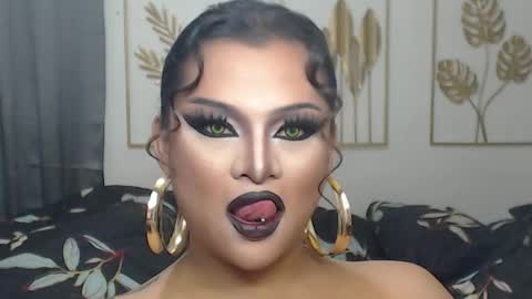 Snapshot of yourtrannyqueenxxx chatting on January 18, 8:12 pm Anastacia Grey online show from January 18, 8:12 pm