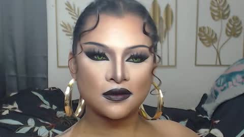 Snapshot of yourtrannyqueenxxx chatting on February 3, 7:19 pm Anastacia Grey online show from February 3, 7:19 pm