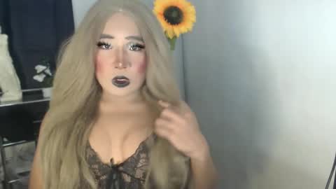 Snapshot of yourtransjeen chatting on February 25, 4:00 pm Jeen online show from February 25, 4:00 pm