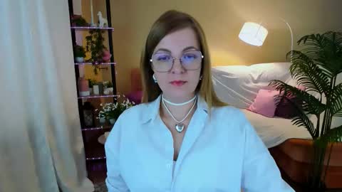 Snapshot of youruniverserr chatting on October 3, 11:18 am Alice online show from October 3, 11:18 am