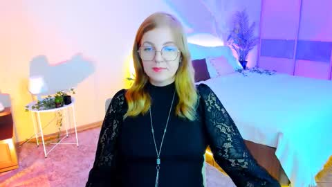 Snapshot of youruniverserr chatting on October 11, 11:09 am Alice online show from October 11, 11:09 am