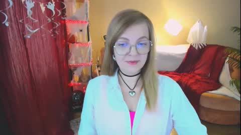 Snapshot of youruniverserr chatting on October 24, 10:22 am Alice online show from October 24, 10:22 am