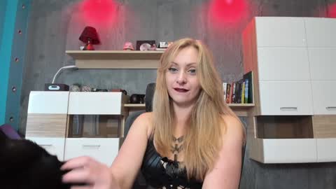 YourVenus00 -Follow my OF online show from December 9, 9:49 am