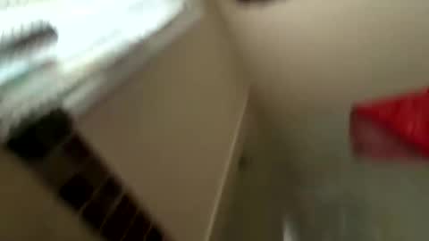 yourwhiteislandboy online show from January 10, 4:09 pm