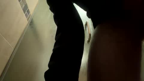 yourwhiteislandboy online show from March 29, 9:09 am