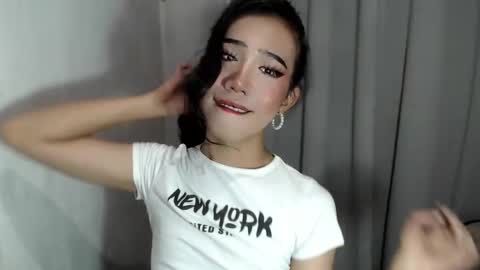 yourwife_material99 online show from March 30, 7:48 pm