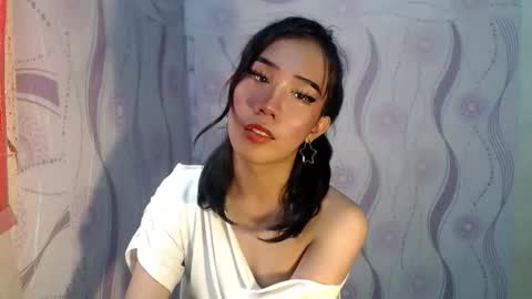 yourwife_material99 online show from April 7, 5:30 am